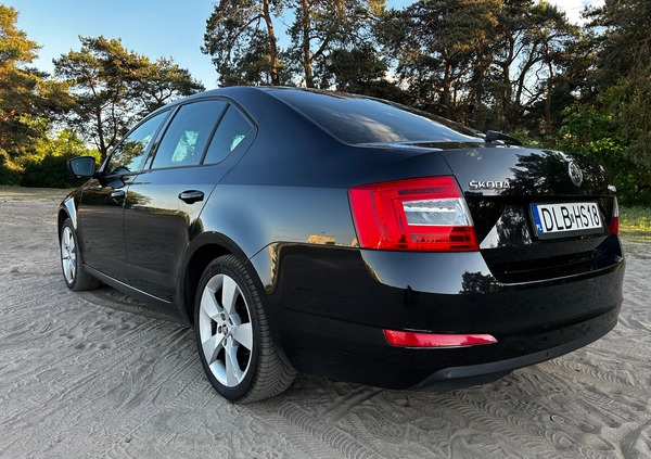 Skoda Octavia cena 35499 przebieg: 307000, rok produkcji 2014 z Toruń małe 742